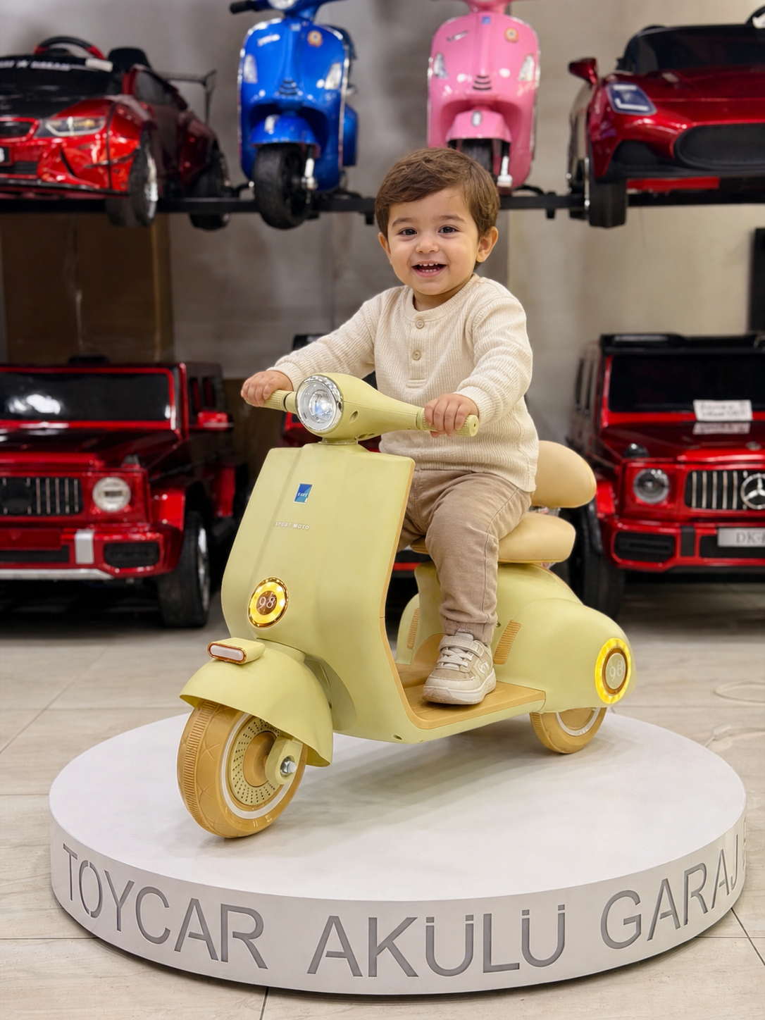 VESPA AKÜLÜ MOTOR 12W 1-5 YAŞ YEŞİL