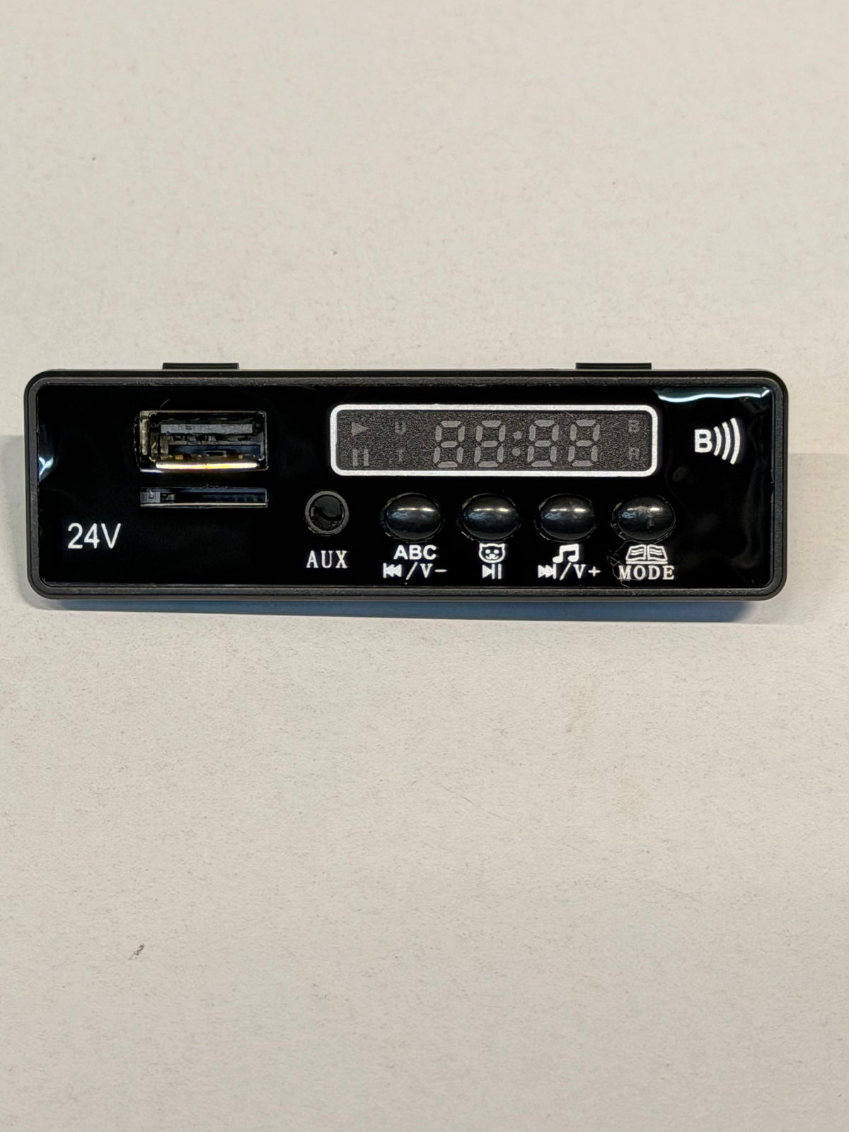AKÜLÜ ARABA YEDEK PARÇA 24 VOLT MP3 MÜZİK PANELİ