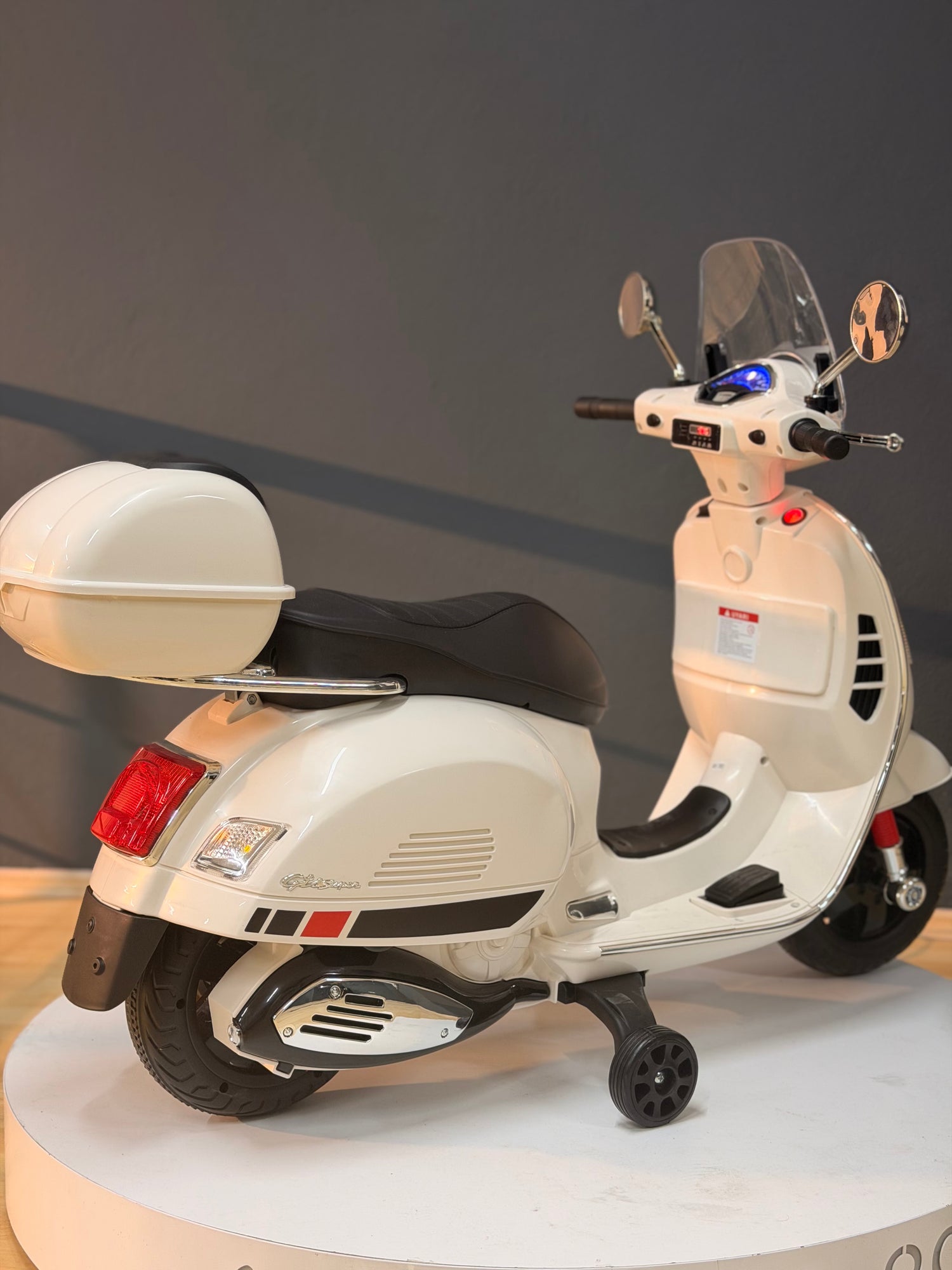 ORJİNAL VESPA AKÜLÜ MOTOR 12W  3-6 YAŞ  KREM