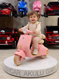 VESPA AKÜLÜ MOTOR 12W  1-5 YAŞ PEMBE