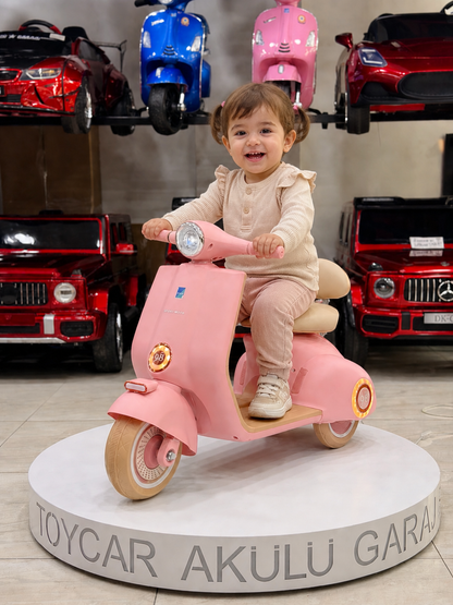 VESPA AKÜLÜ MOTOR 12W  1-5 YAŞ PEMBE