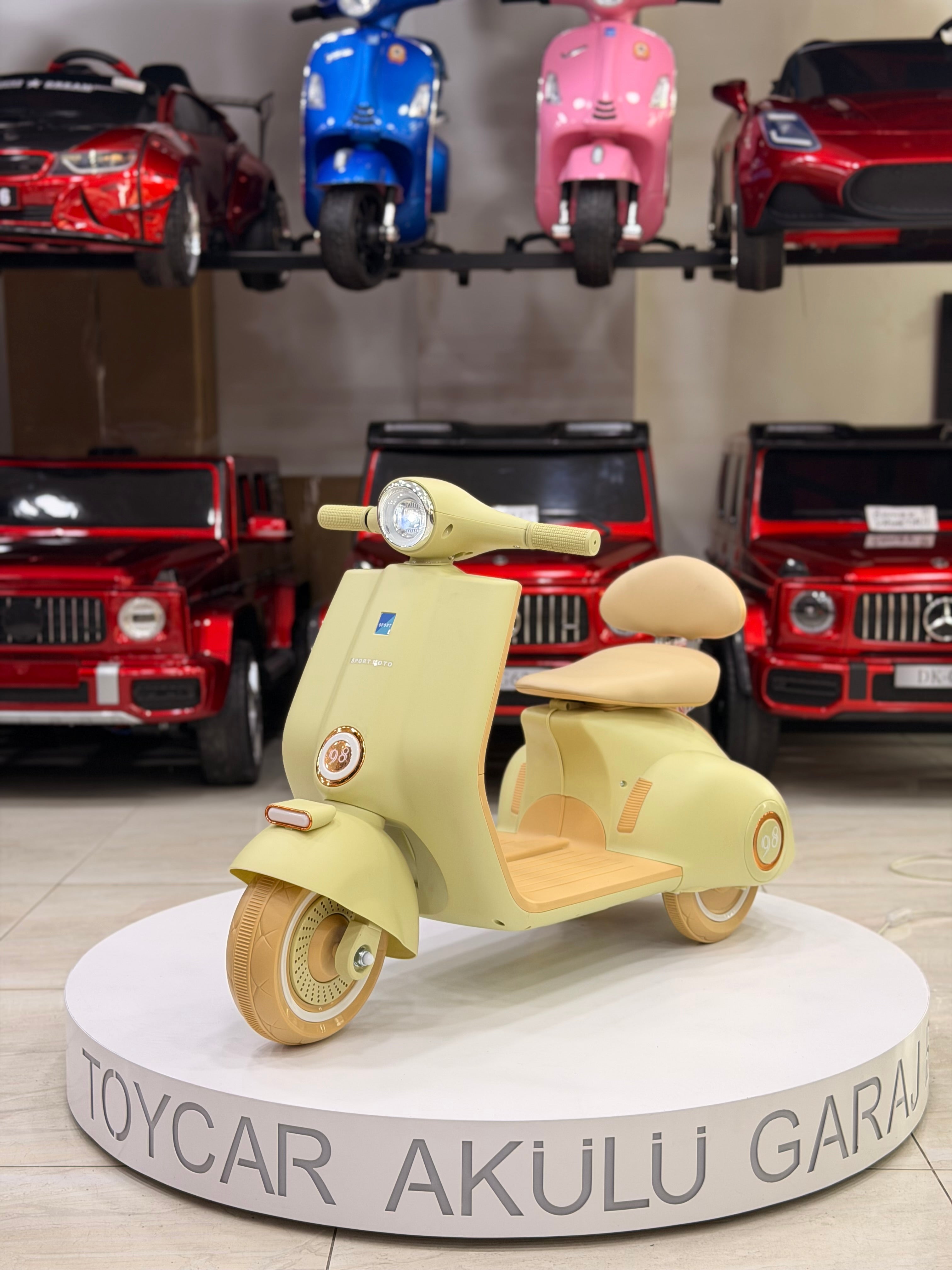 VESPA AKÜLÜ MOTOR 12W 1-5 YAŞ YEŞİL