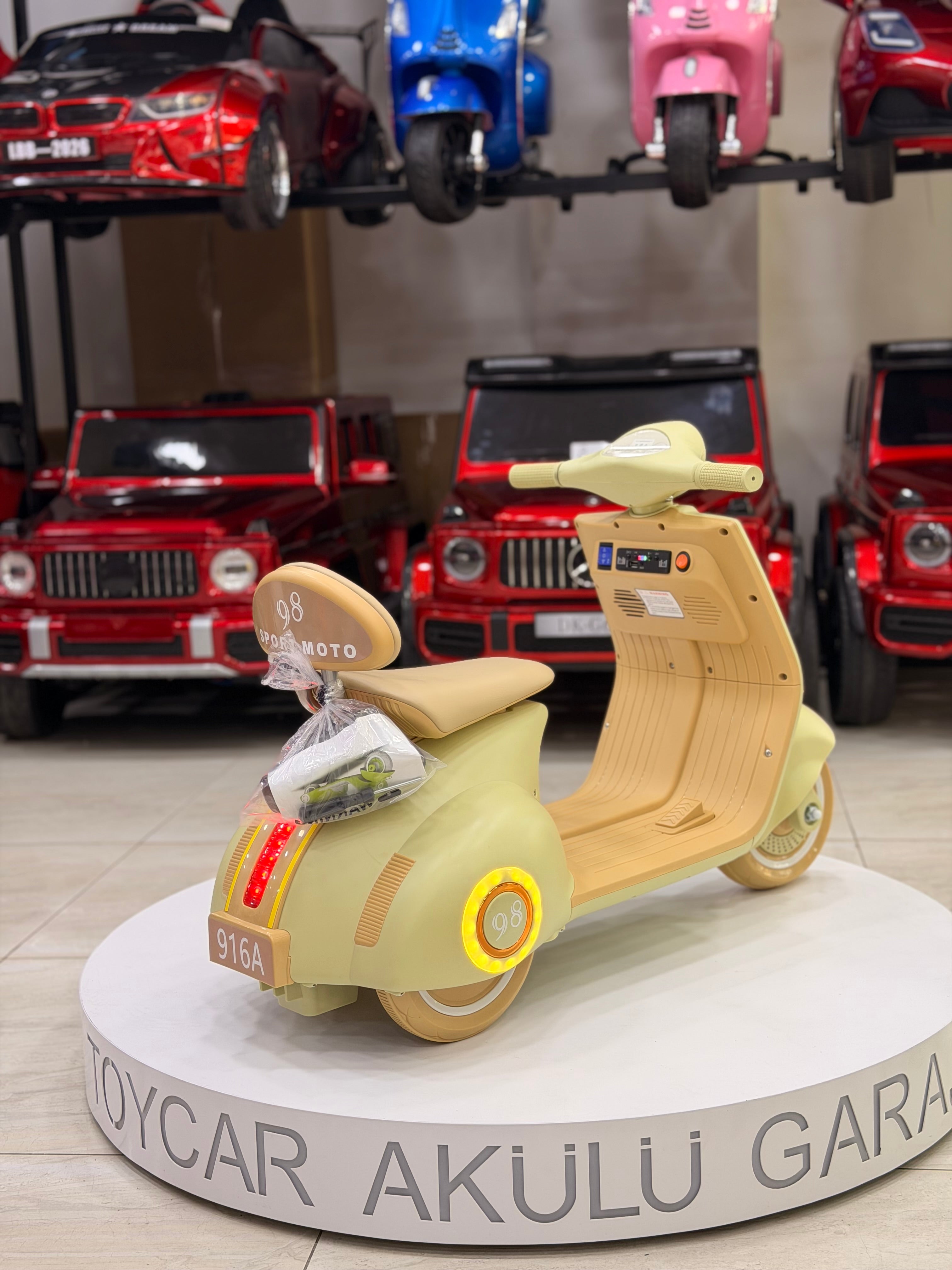 VESPA AKÜLÜ MOTOR 12W 1-5 YAŞ YEŞİL