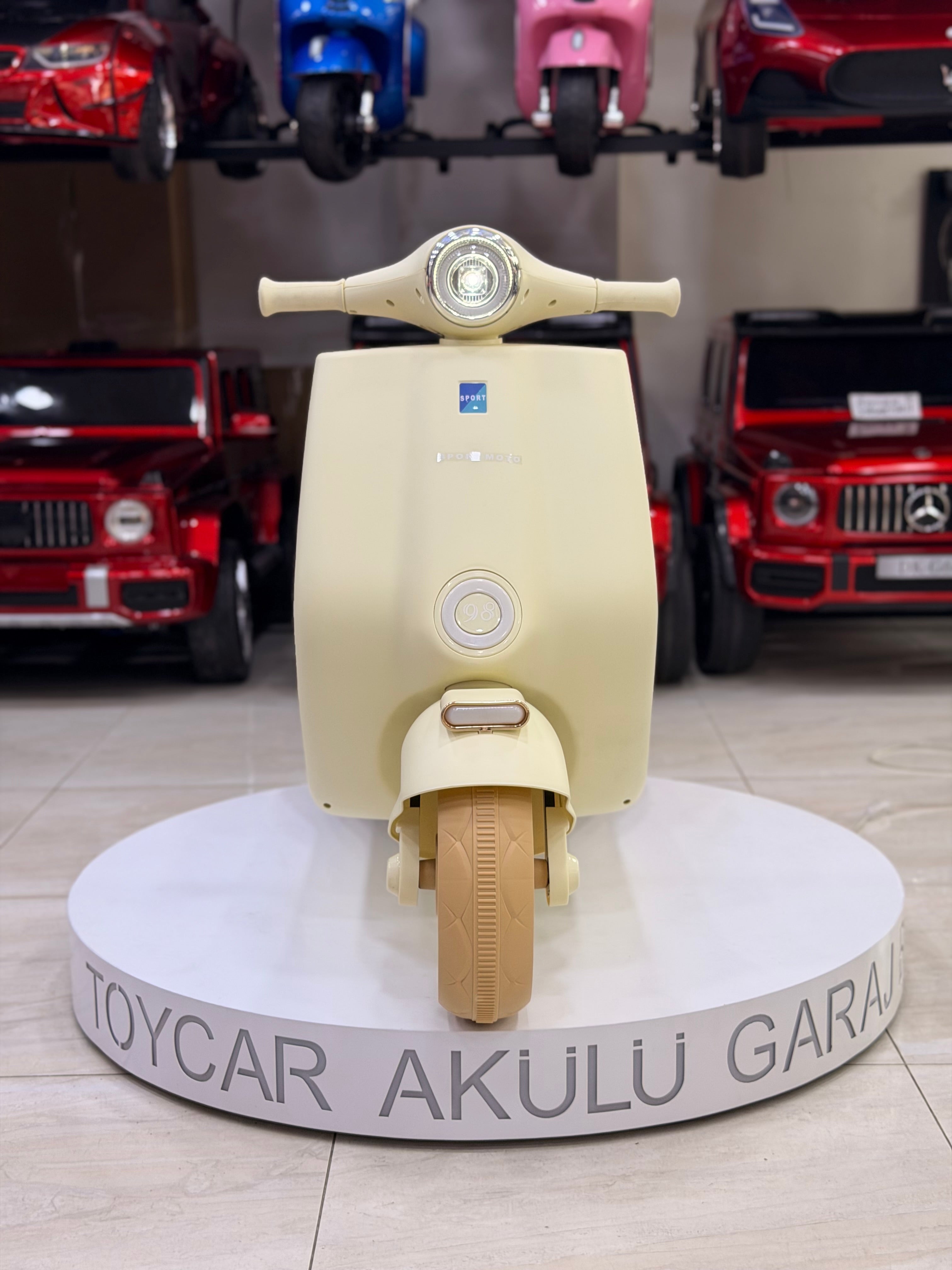 VESPA AKÜLÜ MOTOR 12W 3-9 YAŞ KREM
