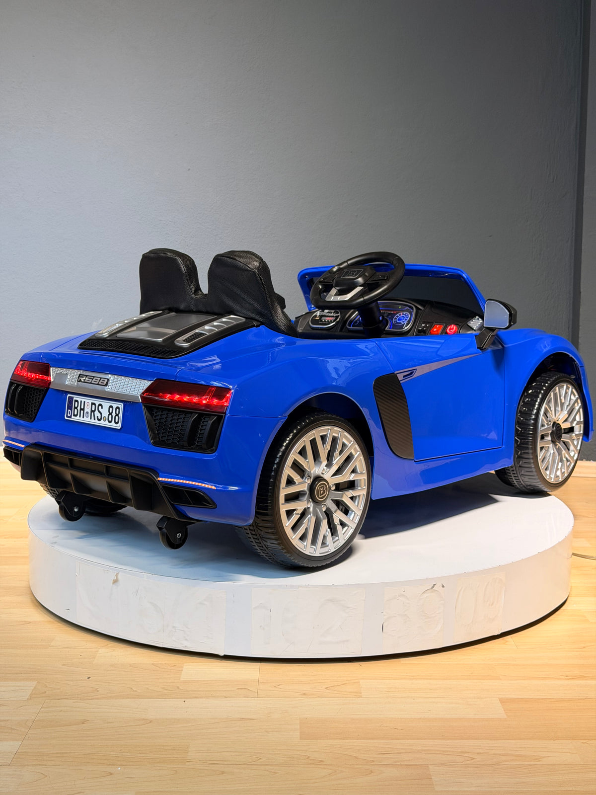 AUDİ AKÜLÜ ARABA 12W 0-6 YAŞ MAVİ