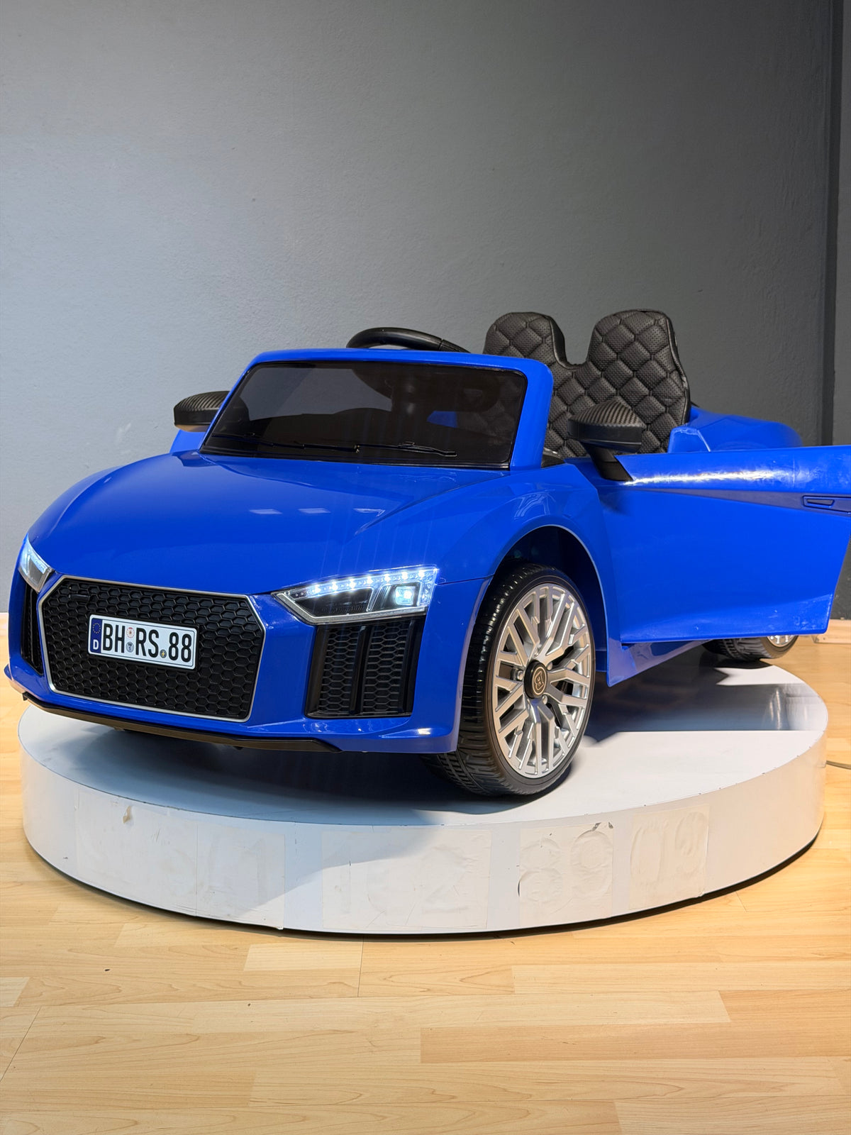 AUDİ AKÜLÜ ARABA 12W 0-6 YAŞ MAVİ