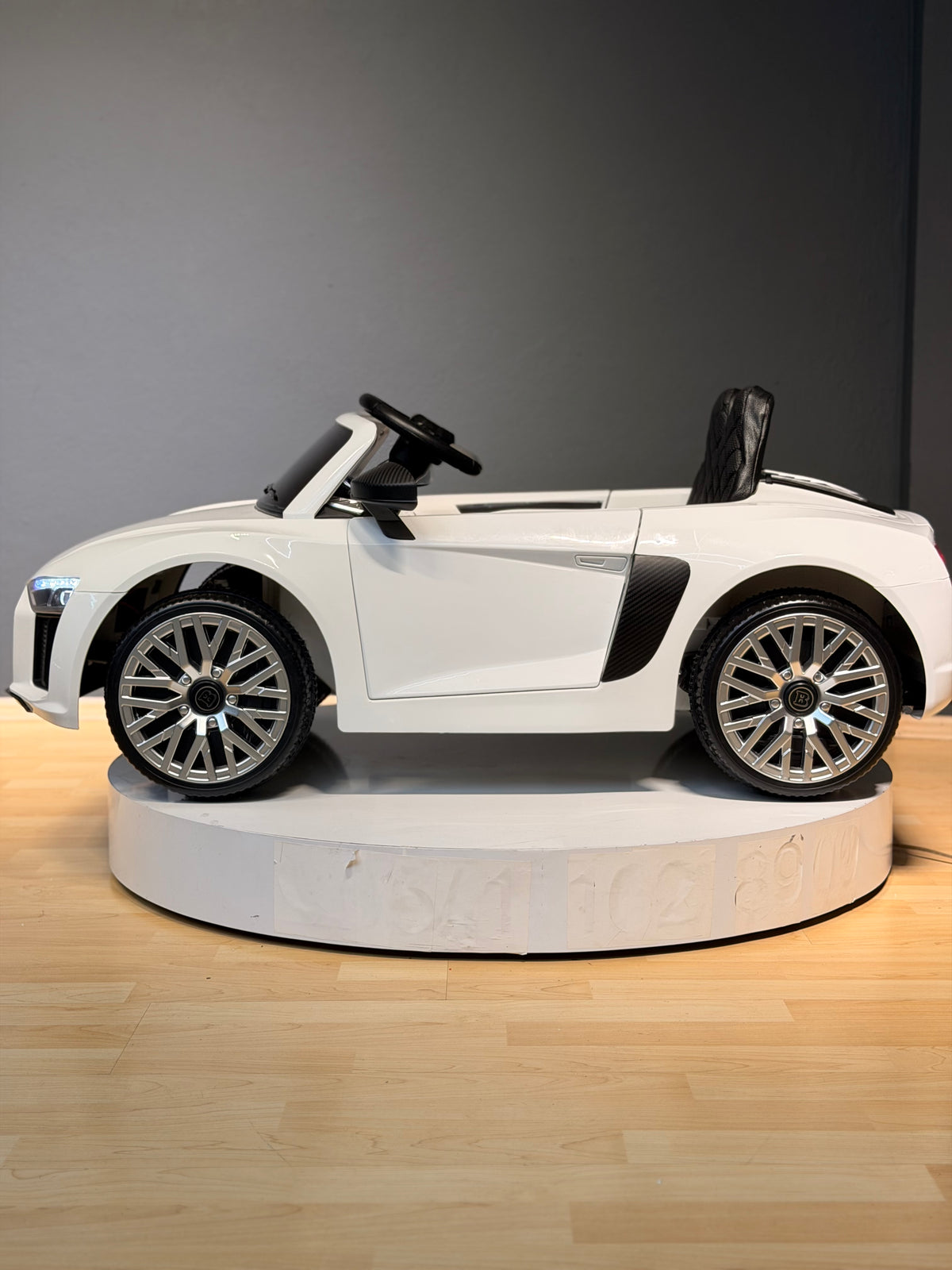 AUDİ AKÜLÜ ARABA 12W 0-6 YAŞ BEYAZ
