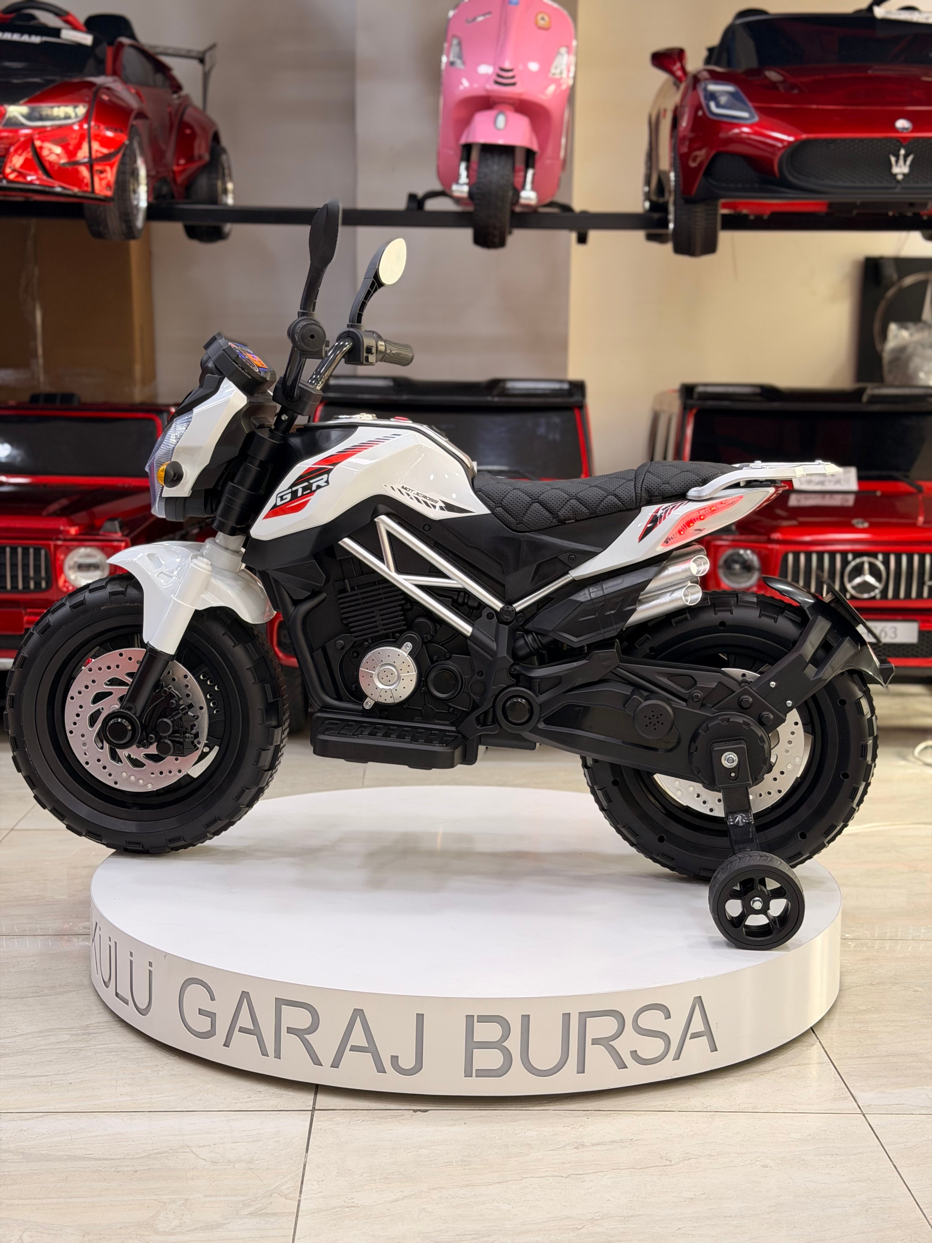 AKÜLÜ MOTOR 12W 3-9 YAŞ BEYAZ