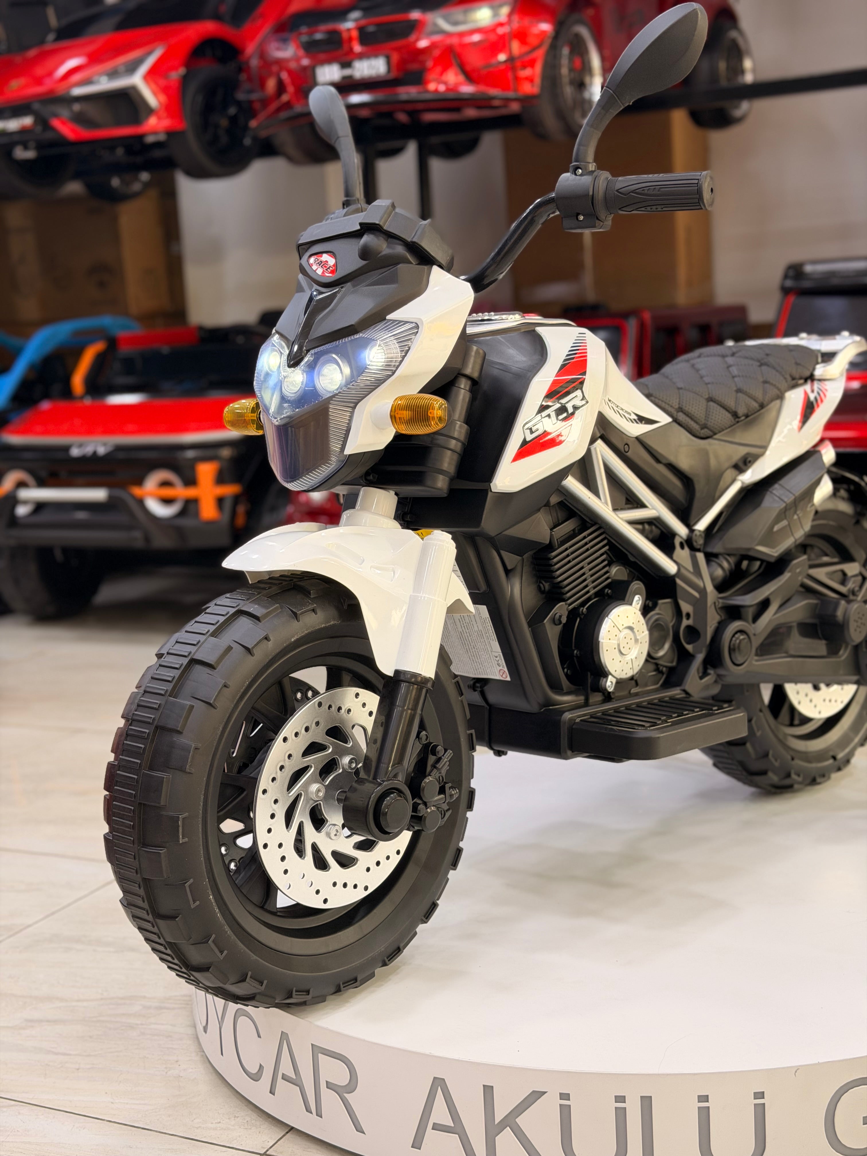 AKÜLÜ MOTOR 12W 3-9 YAŞ BEYAZ