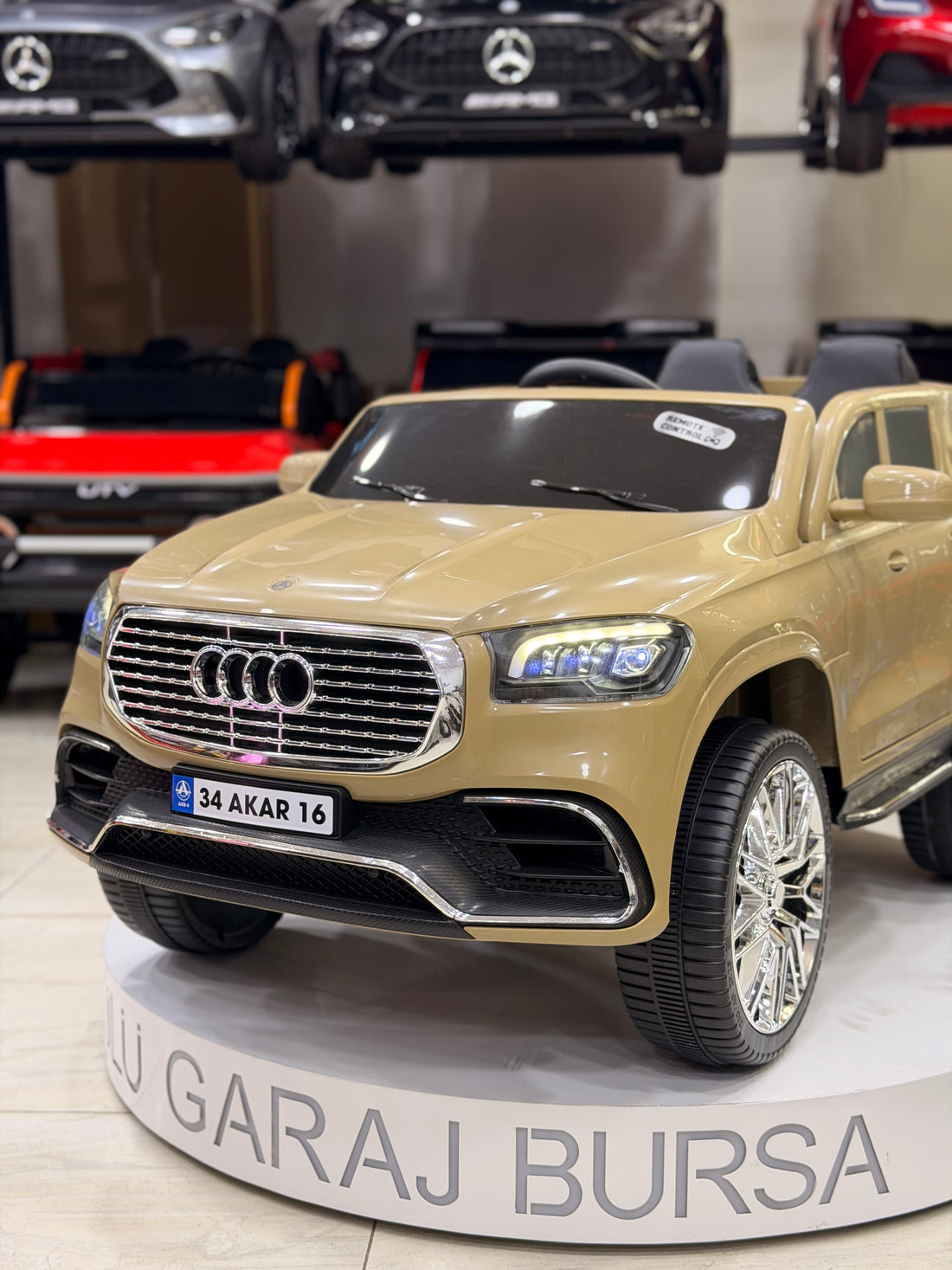 AUDİ AKÜLÜ ARABA 0-6 YAŞ KUM