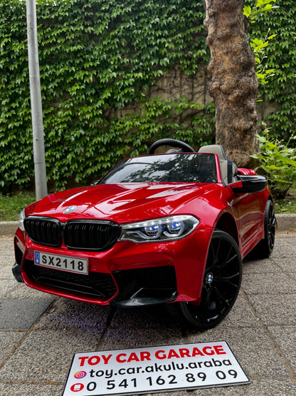 ORJİNAL LİSANSLI BMW M5  AKÜLÜ ARABA 24W 0-6 YAŞ BORDO