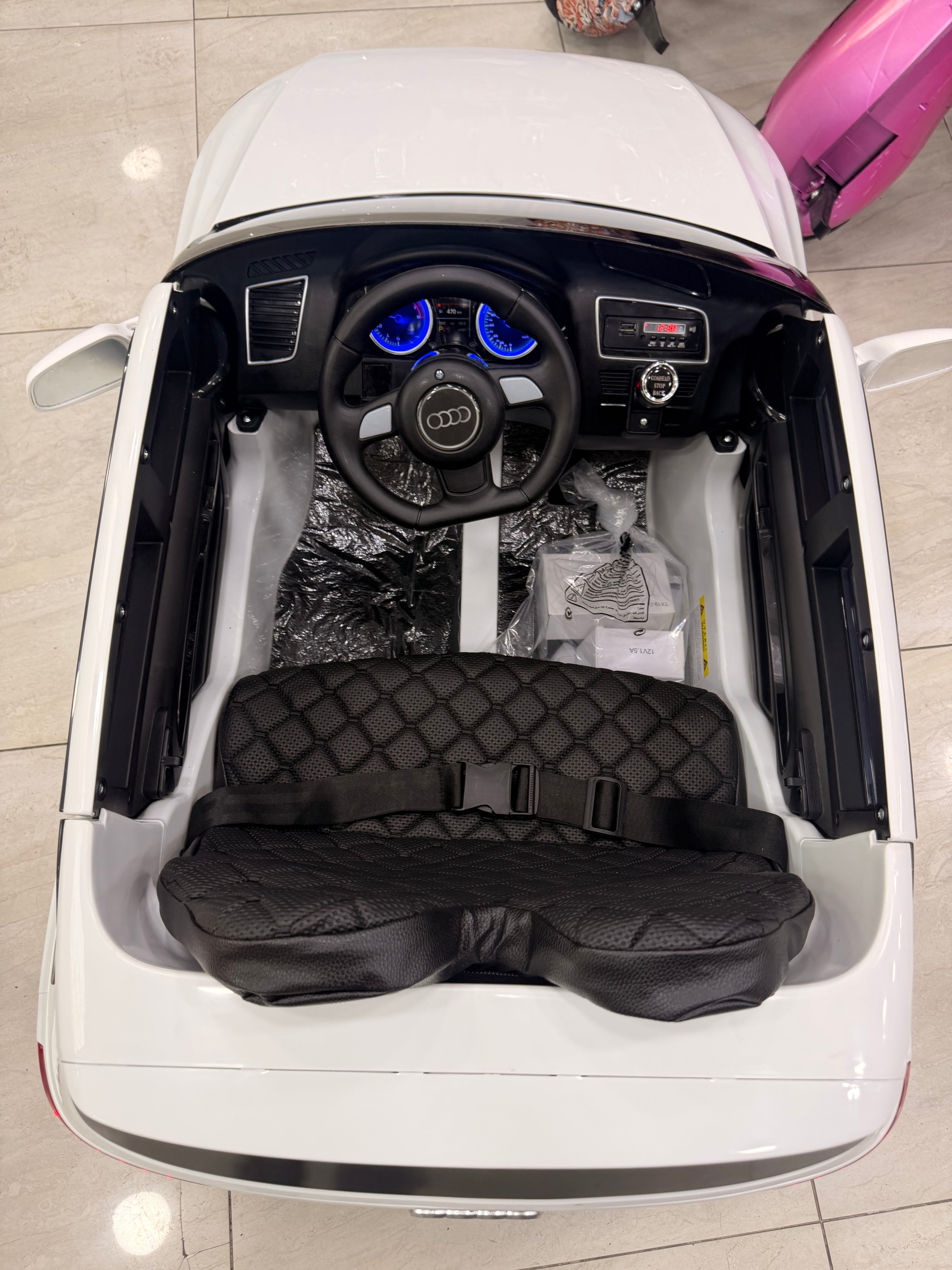 AUDİ AKÜLÜ ARABA 12W 0-6 YAŞ BEYAZ
