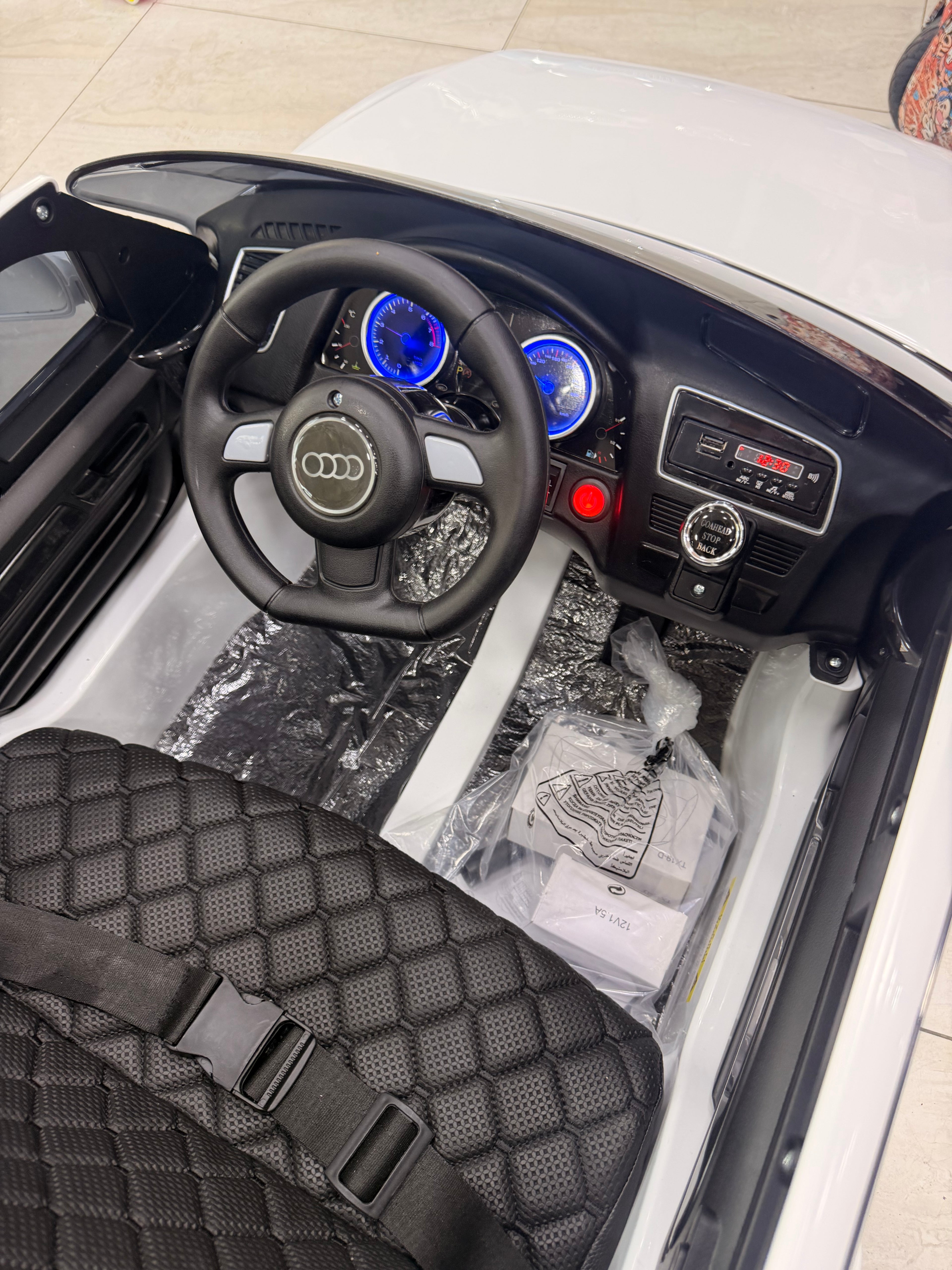 AUDİ AKÜLÜ ARABA 12W 0-6 YAŞ BEYAZ