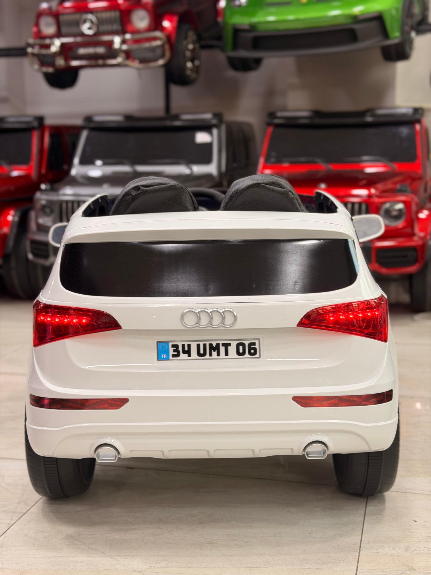 AUDİ AKÜLÜ ARABA 12W 0-6 YAŞ BEYAZ