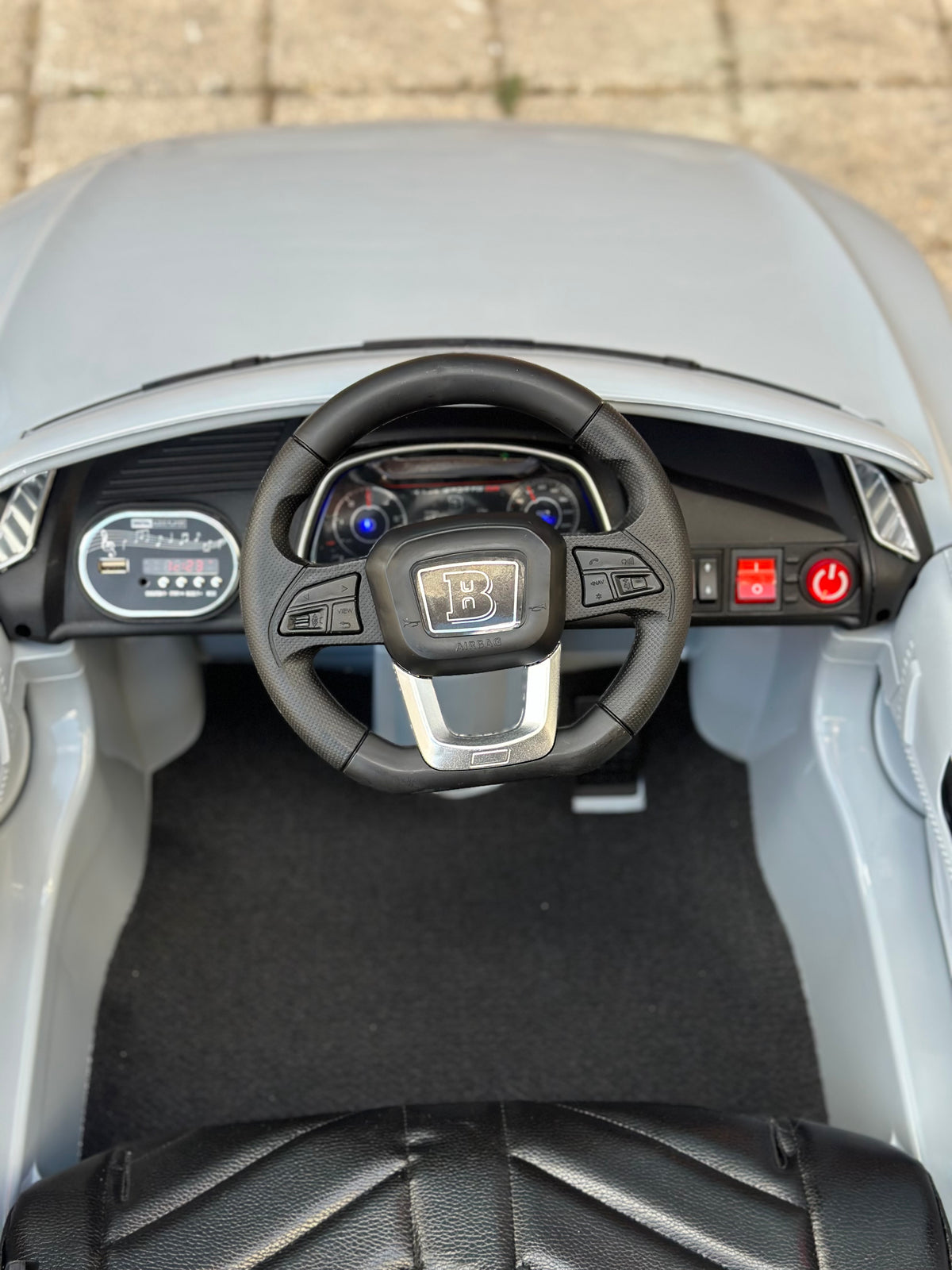 AUDİ AKÜLÜ ARABA 12W 0-6 YAŞ GRİ