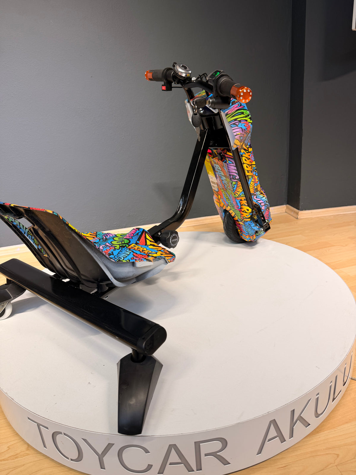 Hoverway 36V 350W Elektrikli Drift Scooter 3 Hızlı 25 Km/H 100 Kg Taşıma Kapasiteli