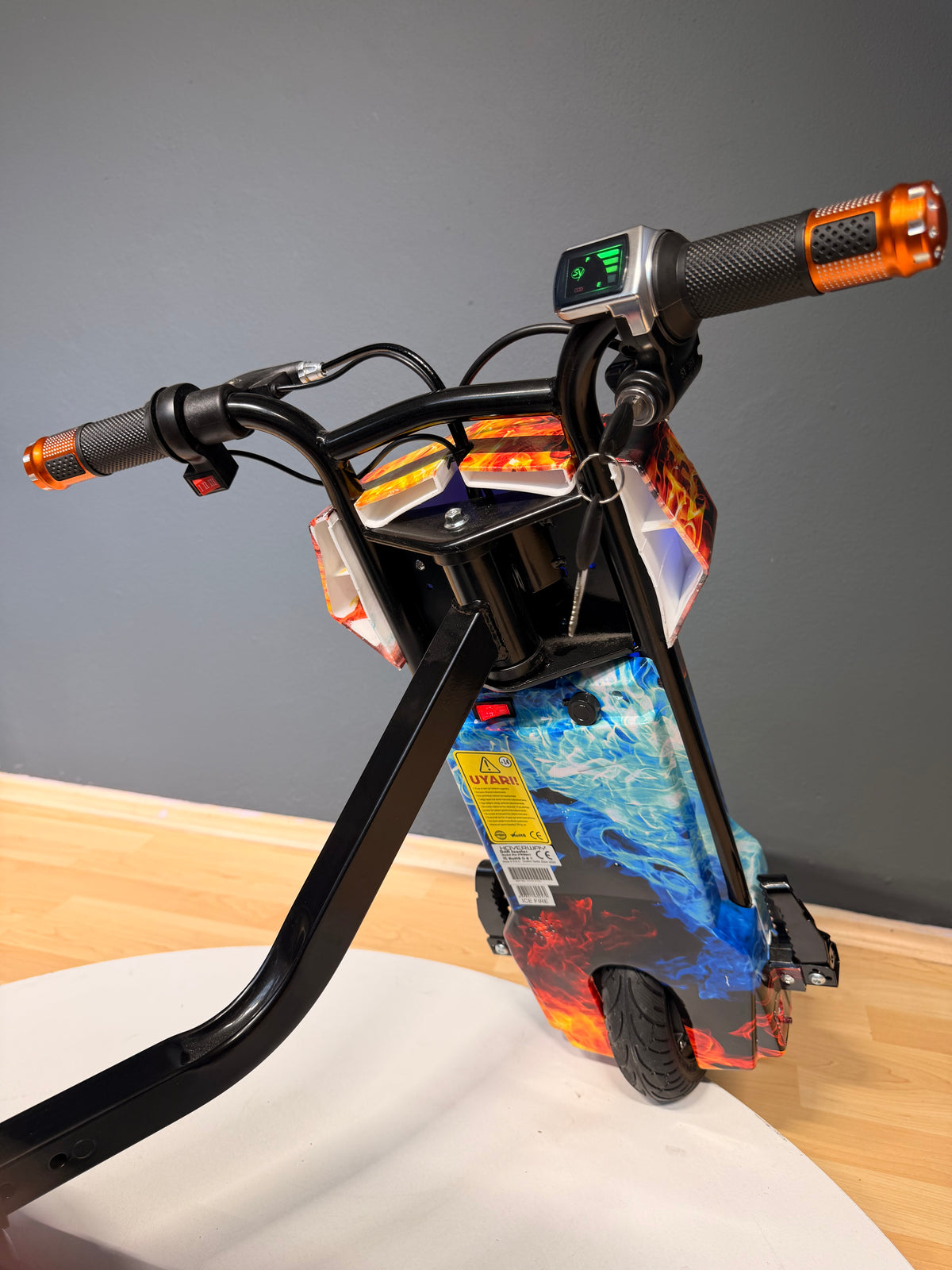 Hoverway 36V 350W Elektrikli Drift Scooter 3 Hızlı 25 Km/H 100 Kg Taşıma Kapasiteli