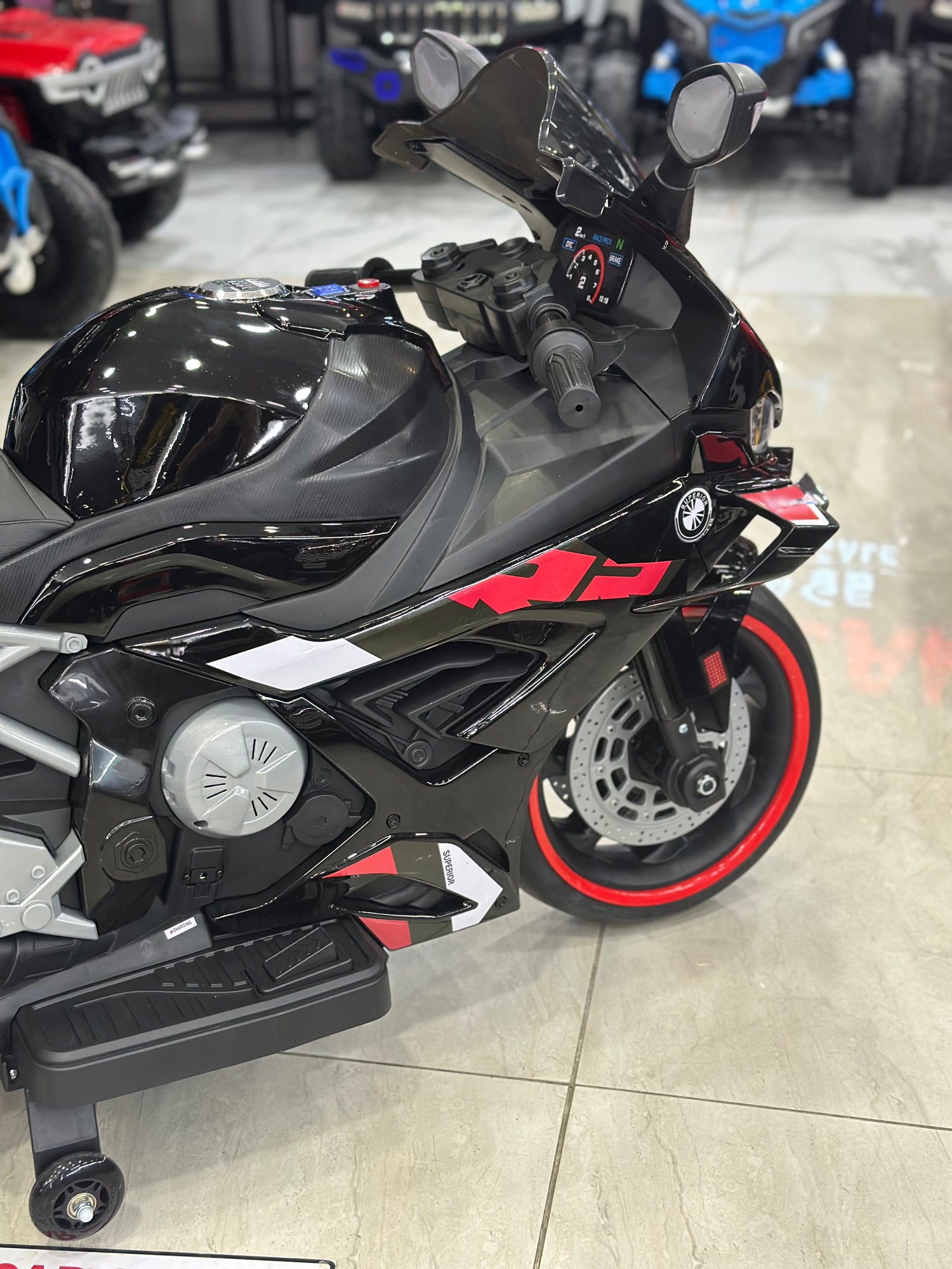 BMW S100RR AKÜLÜ MOTOR 24W 3-9 YAŞ SİYAH