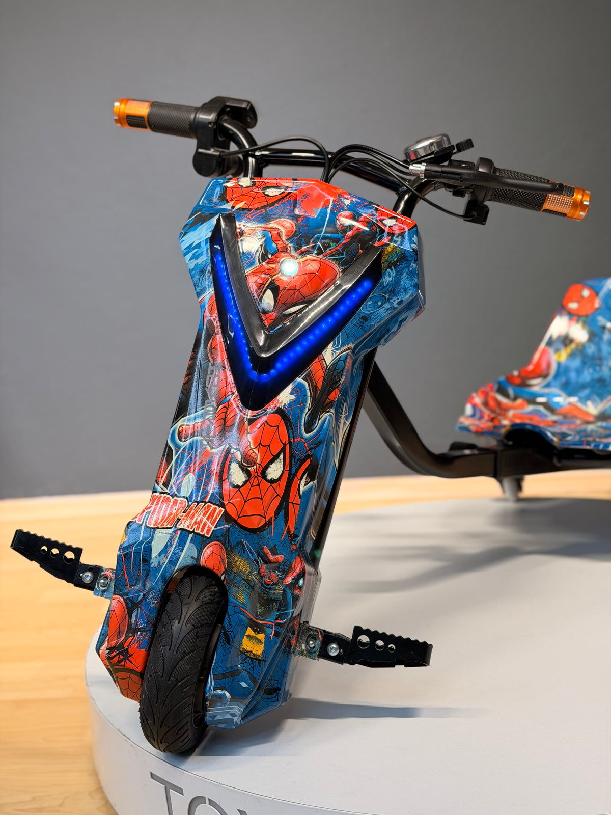 Hoverway 36V 350W Elektrikli Drift Scooter 3 Hızlı 25 Km/H 100 Kg Taşıma Kapasiteli