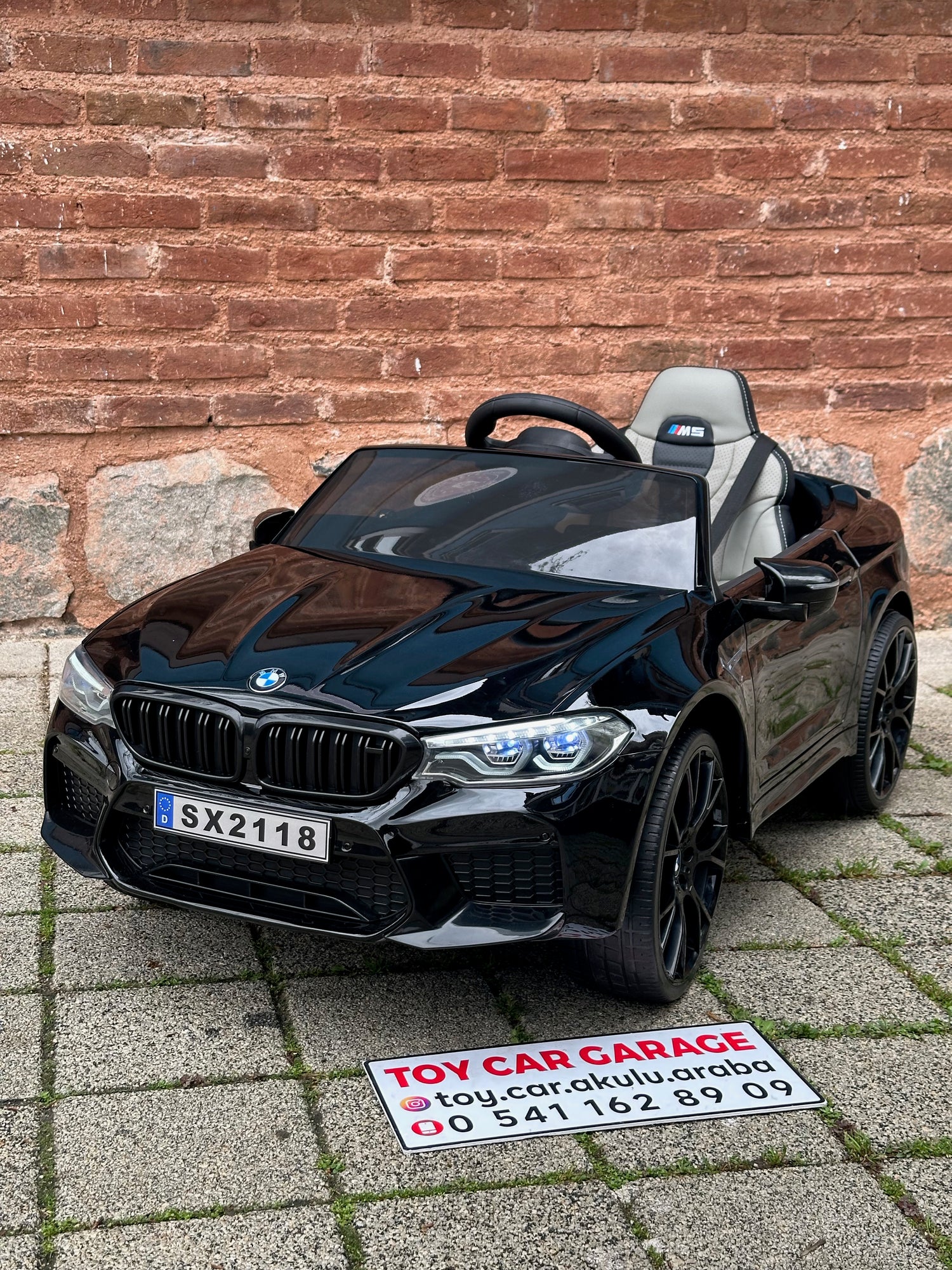 ORJİNAL LİSANSLI BMW M5  AKÜLÜ ARABA 24W 0-6 YAŞ SİYAH