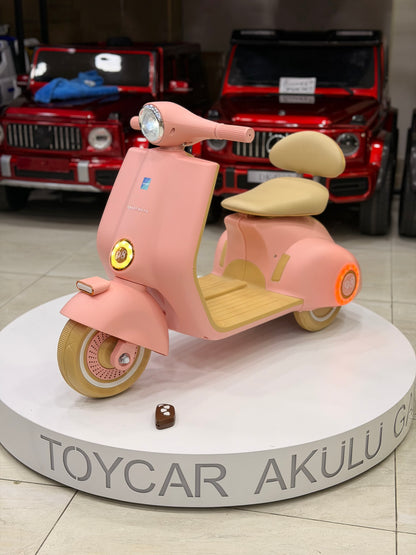 VESPA AKÜLÜ MOTOR 12W  1-5 YAŞ PEMBE
