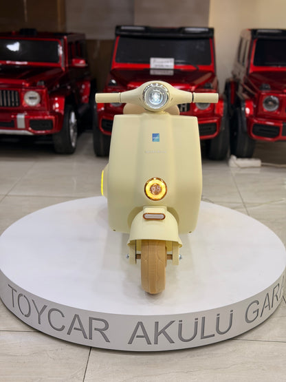 VESPA AKÜLÜ MOTOR 12W 1-5 YAŞ KREM
