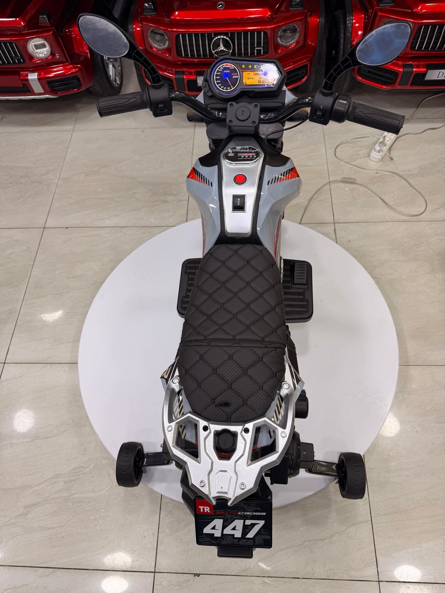 AKÜLÜ MOTOR 12W 3-9 YAŞ  GRİ