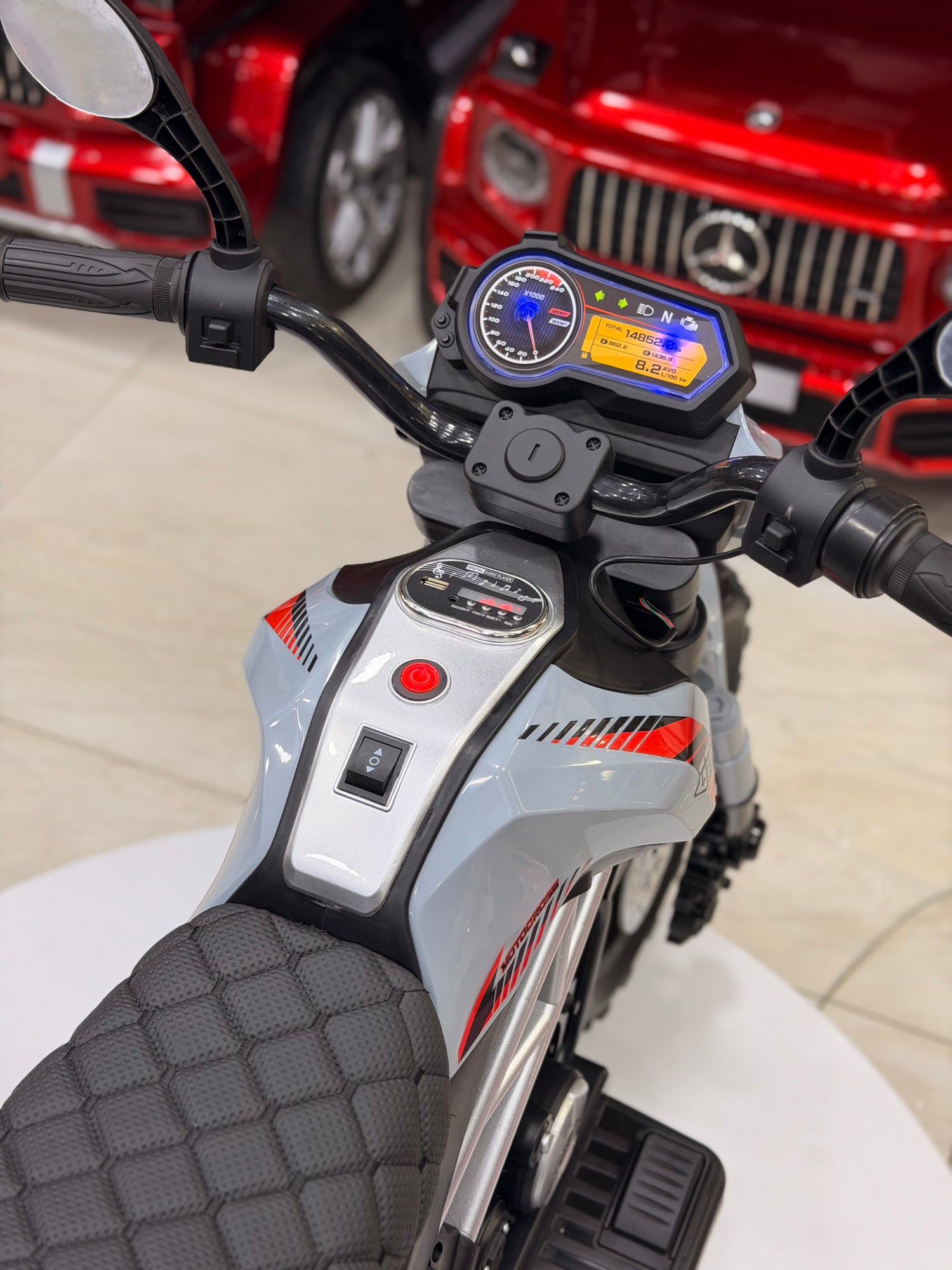 AKÜLÜ MOTOR 12W 3-9 YAŞ  GRİ