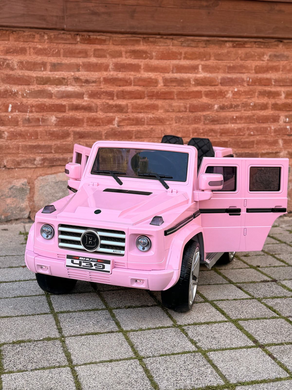 BRABUS AKÜLÜ ARABA EVA LASTİK 12W 0-6 YAŞ PEMBE