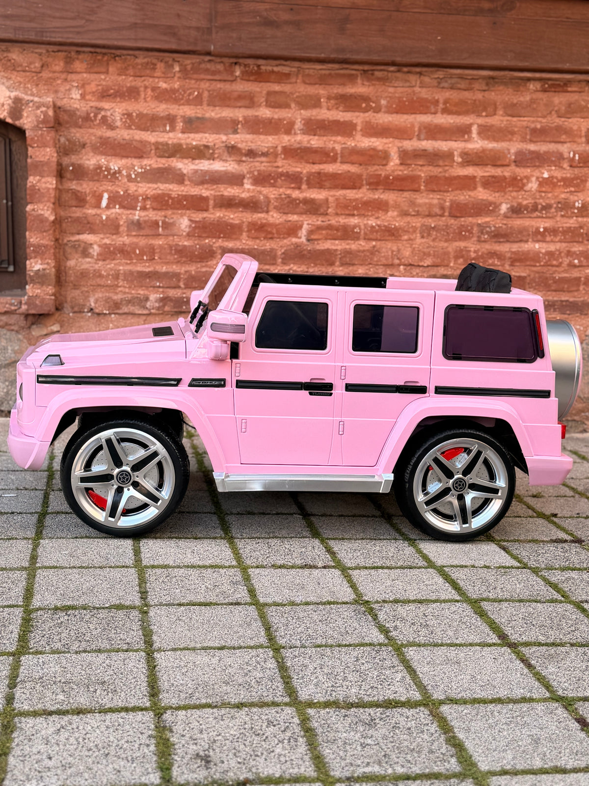 BRABUS AKÜLÜ ARABA EVA LASTİK 12W 0-6 YAŞ PEMBE