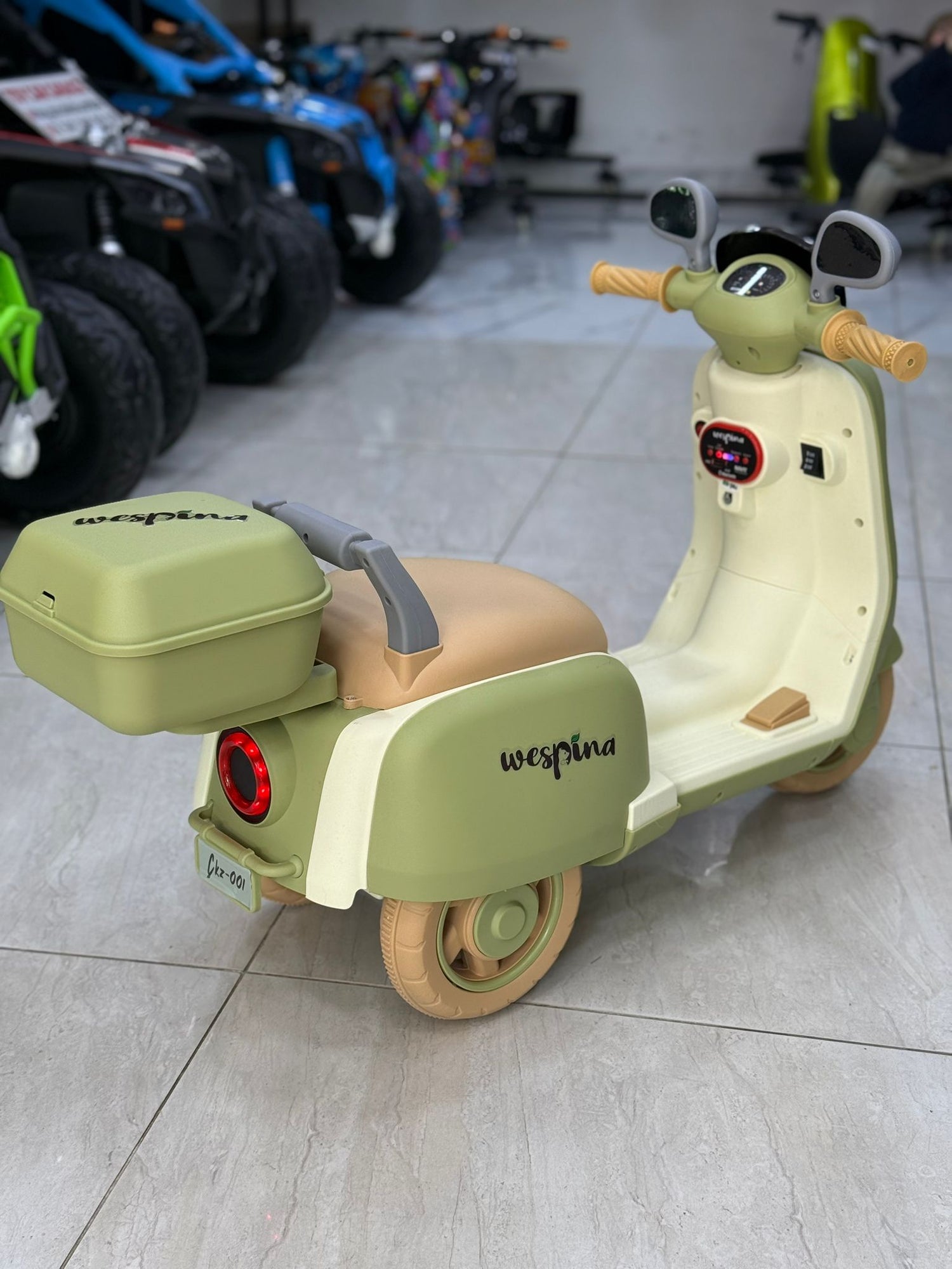 WESPİNA AKÜLÜ MOTOR 6W 0-4 YAŞ YEŞİL
