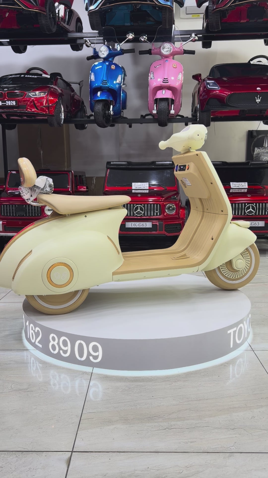 VESPA AKÜLÜ MOTOR 12W 3-9 YAŞ KREM